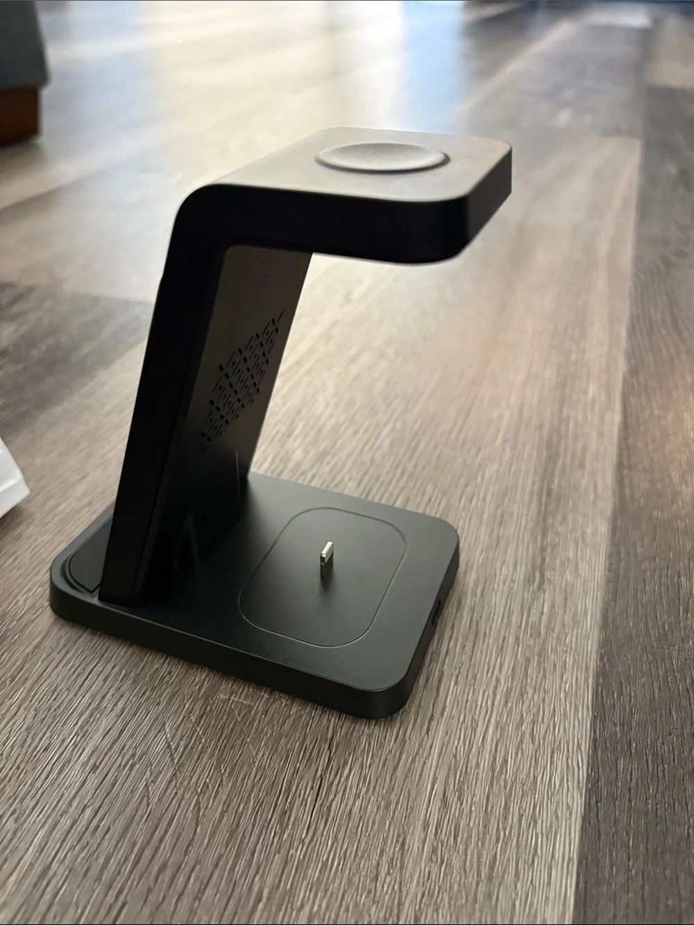 Qi 3-in-1 Wireless Charging Station - Black and White